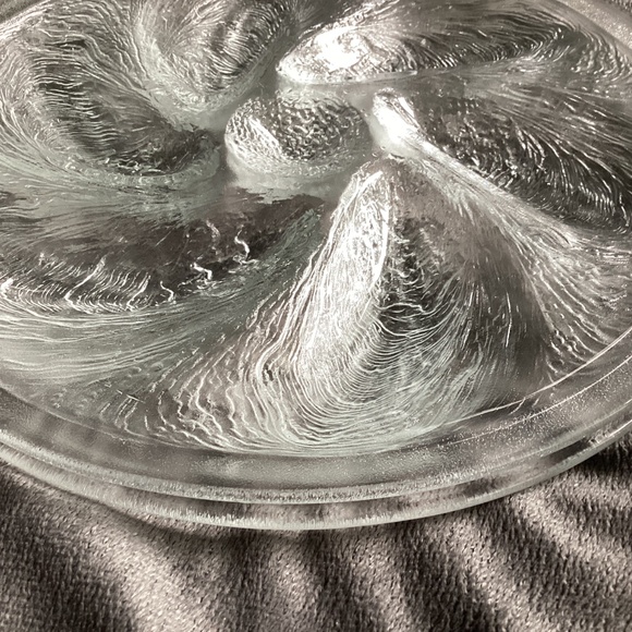 SET OF TWO VINTAGE ARCOROC FRANCE CLEAR GLASS OYSTER PLATES - Picture 9 of 9